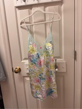 Victoria’s Secret Tropical Floral Lace Trim Nightgown Slip Dress